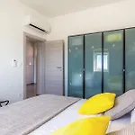 Luxurious In *