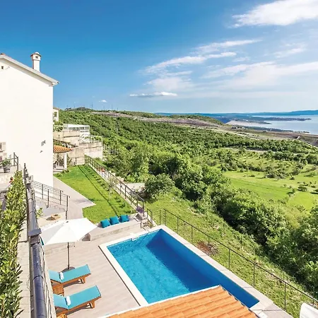 Semesterbostad Luxurious In