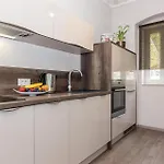 Luxurious In بيت للعطل